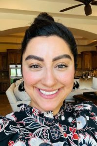 Cynthia Luois Headshot